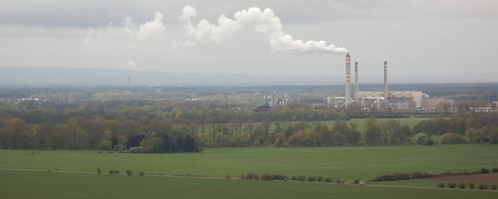 Elektrárna Opatovice z rozhledny Milíř